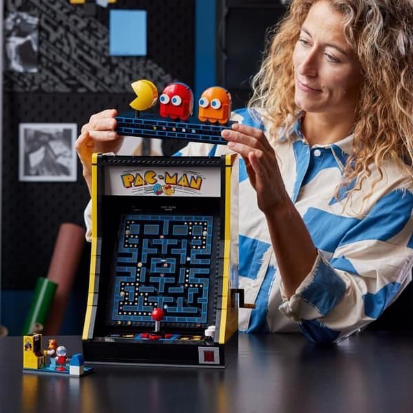 LEGO® 10323 Ikoner PAC-MAN arkadspel, byggbar modell för vuxna, spelmaskin med karaktärer