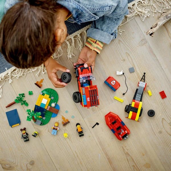 LEGO City 4x4 brandbil med redningsbåd - 60412