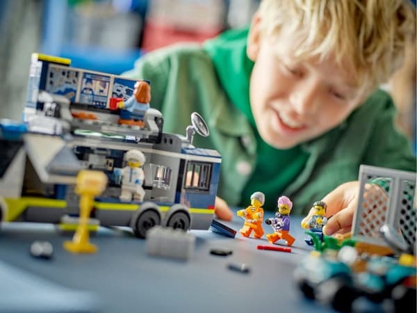 LEGO City Politisk Laboratorium i lastbil - 60418