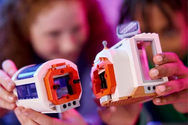 LEGO Friends byggebase på Mars og raket - 42605