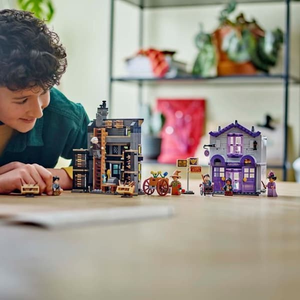 LEGO® Harry Potter 76439 Ollivander och Madame Guipure, färdig att bära för trollkarlar och trollkarlar