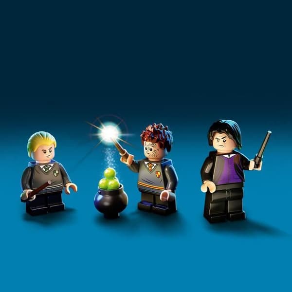 LEGO® Harry Potter 76383 Hogwarts: Dryckesklass, leksakspresentidé för barn från 8 år och uppåt, Resespel