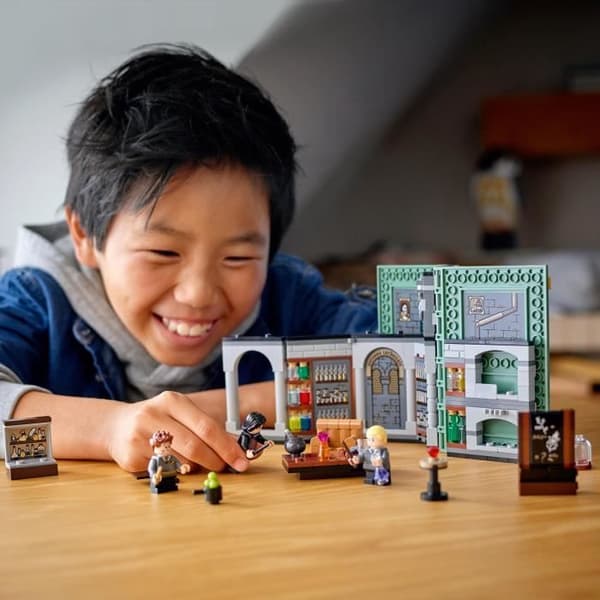 LEGO® Harry Potter 76383 Hogwarts: Dryckesklass, leksakspresentidé för barn från 8 år och uppåt, Resespel