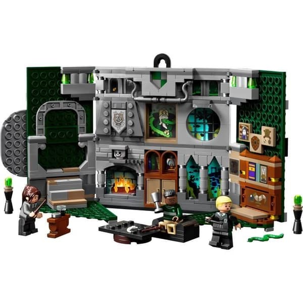 LEGO® Harry Potter 76410 Slytherin House Crest Leksaksslott med Draco Malfoy minifigur