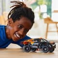 Miniatyrbild 5 av 6: LEGO® 42166 Technic NEOM McLaren Extreme E racerbil, byggbar tillbakadragbar billeksak för barn