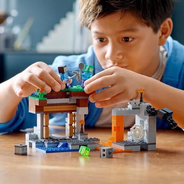 LEGO Minecraft Den ”övergivna” gruvan