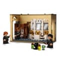 Miniatyrbild 2 av 4: LEGO® 76386 Harry Potter™ Hogwarts: The Polyjuice Potion Error, Byggset med minifigurer 20-årsutgåva