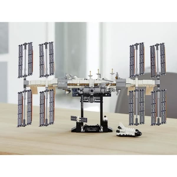 Byggset - LEGO® Idéer 21321 - Den internationella rymdstationen - 864 delar - Från 16 år