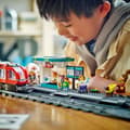 Miniatyrbild 4 av 6: LEGO® City 60423 Spårvagnen och stationen i centrum, fordon för barn från 7 år och uppåt
