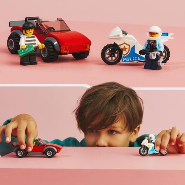 LEGO® City 60392 polismotorcykeljakt, leksaksracerbil och 2 poliser