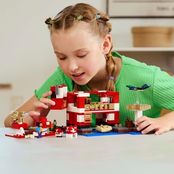 LEGO Minecraft 21270 The Mooshrooms House - Byggspel för tjejer från 8 år och uppåt
