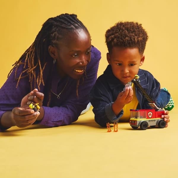 LEGO City 60463 Brandbil med stege - Byggsats - Barn från 4 år och uppåt