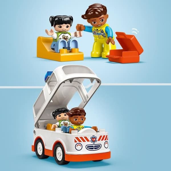 LEGO DUPLO 10447 Ambulansen och föraren - Interaktiv leksak för barn från 2 år och uppåt