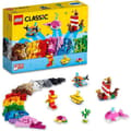 Miniatyrbild 1 av 6: LEGO® 11018 klassiska kreativa spel i havet, låda med klossar, 6 miniatyrmodeller av båt, ubåt, val