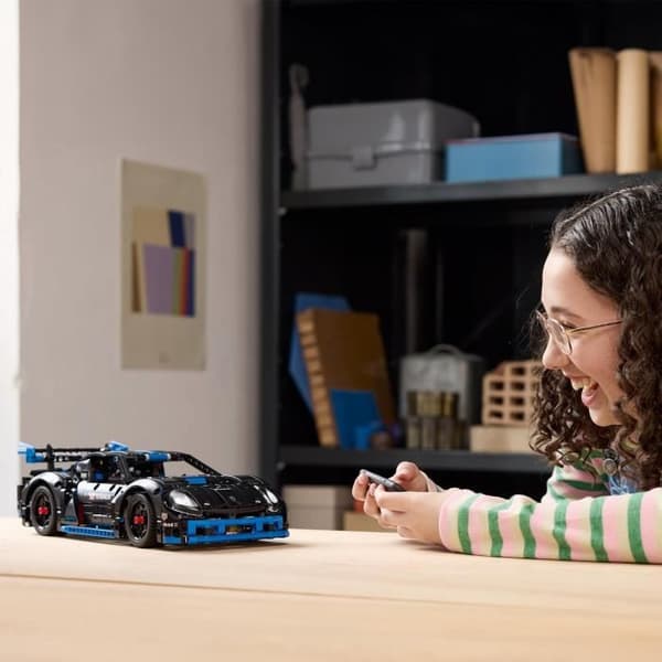 LEGO® Technic 42176 Porsche GT4 e-Performance Racing Car - Fjärrkontrollmodell