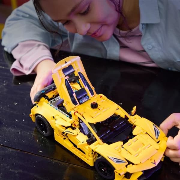LEGO Technic 42205 Chevrolet Corvette Stingray - Sportbil för pojkar från 9 år och uppåt