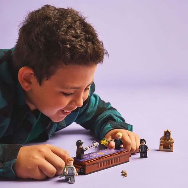 LEGO Harry Potter 76446 Äventyr i Magicobus - Byggspel för barn från 8 år.