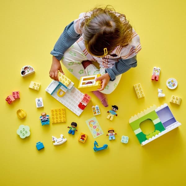 LEGO Duplo 10992 Nursery Kindergarten 4 Figurer 2+