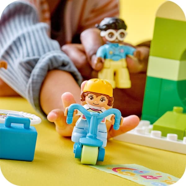 LEGO Duplo 10992 Nursery Kindergarten 4 Figurer 2+