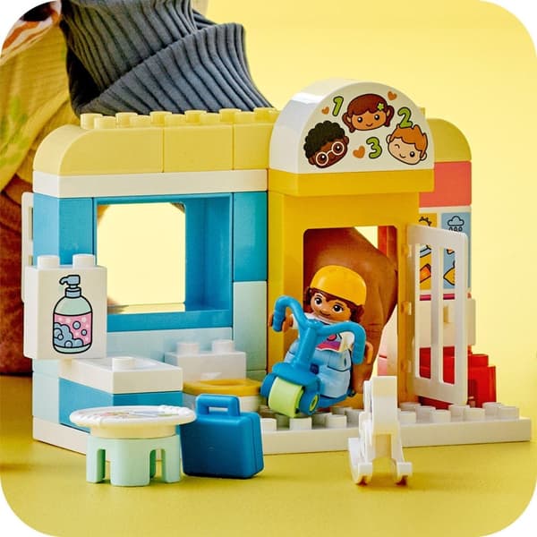 LEGO Duplo 10992 Nursery Kindergarten 4 Figurer 2+