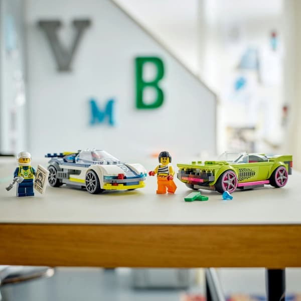 LEGO City Police 60415 Police Muscle Car Chase 2 x Bil Auto