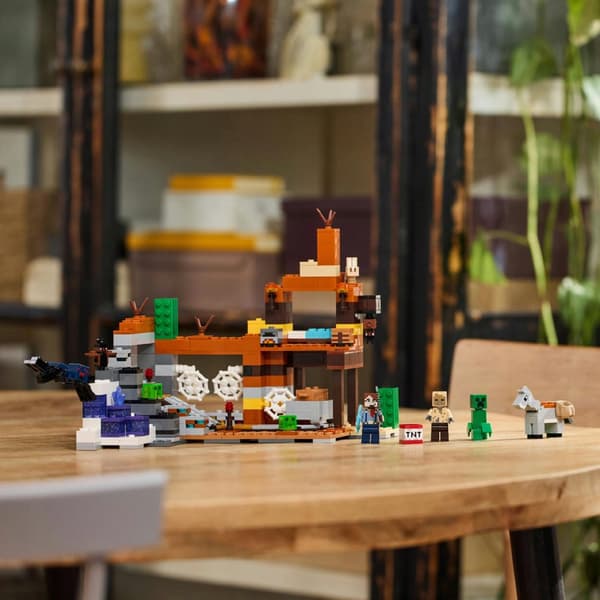 LEGO Minecraft 21263 Badlands Mine Creeper Spider Slimes TNT Explosion