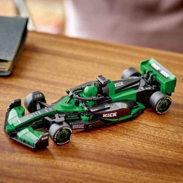 LEGO Speed Champions 77247 F1-bil KICK Sauber Team C44 Byggset från 10 år