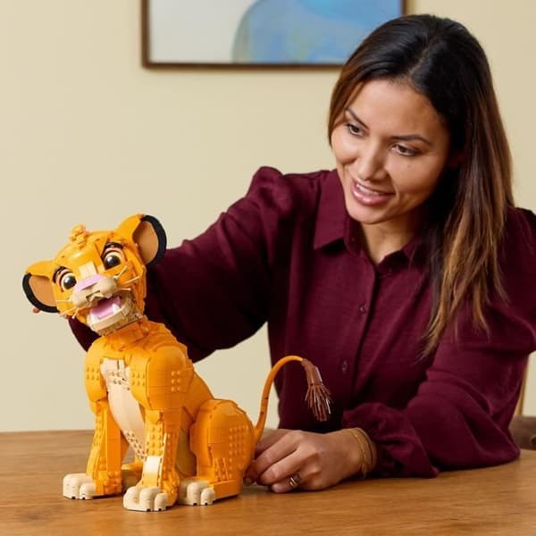 LEGO® Disney Classic 43247 Simba, den unge lejonkungen, samlarens djurfigur