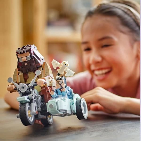 LEGO Harry Potter 76443 Hagrid och Harrys motorcykeltur - Byggset för 9 år