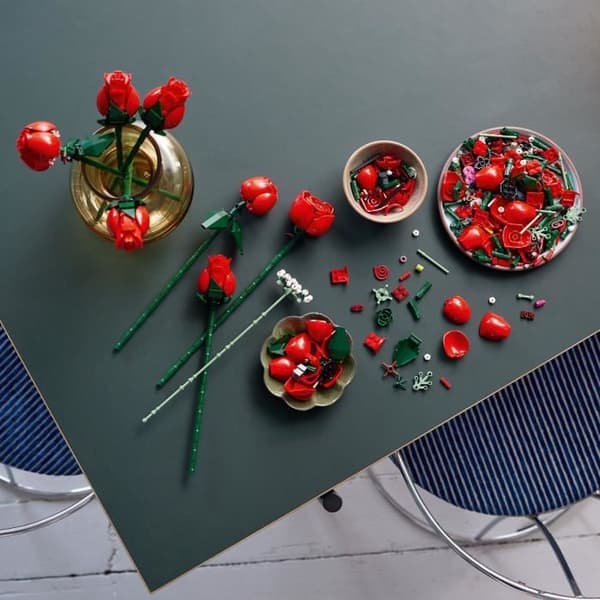 LEGO® 10328 Ikoner Buketten rosor, konstgjorda blommor att dekorera, Alla hjärtans dag-present för vuxna