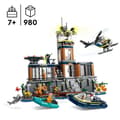 Miniatyrbild 2 av 6: LEGO® 60419 City Djuphavspolisfängelse, leksak med helikopter och båt, 7 minifigurer och hundfigur