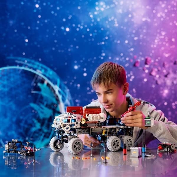 LEGO Technic 42180 Bemannad Mars Exploration Rover, leksak med rymdtema