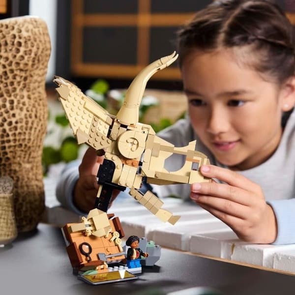 LEGO Jurassic World 76969 Dinosaur Fossils: Triceratops Skull - Spel 9 år gammal