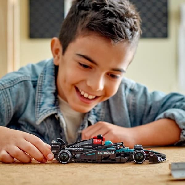 LEGO Speed Champions 77244 F1-bil Mercedes-AMG W15 - Byggset för barn från 10 år