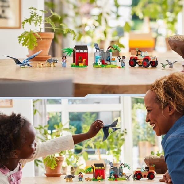 LEGO® 76963 Jurassic World Baby Dinosaur Rescue Center, leksak med triceratops och Velociraptor minifigurer