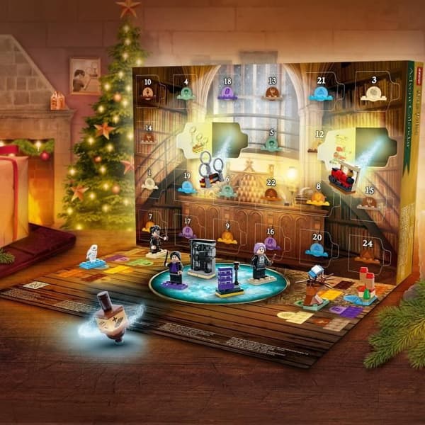 LEGO Harry Potter 76404 adventskalender 2022, 24 minileksaker, med brädspel