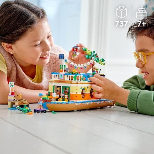 LEGO® 41702 Friends pråmen, leksaksbåt för barn från 7 år med trädgård, 4 minidockor, djurfigurer, naturset