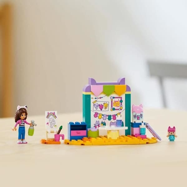 LEGO® Gabby och det magiska huset 10795 Hantverk med babylåda, rollspel för barn