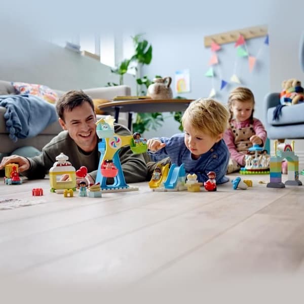 LEGO® 10956 DUPLO® Town Barnleksakspark 2+ år med tåg, karusell och pariserhjul