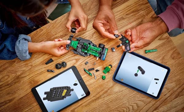 LEGO Aston Martin Aramco F1 AMR24 racerbil