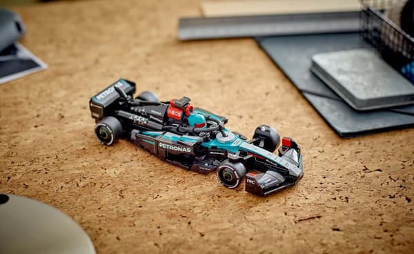 LEGO Mercedes AMG F1 W15 racerbil