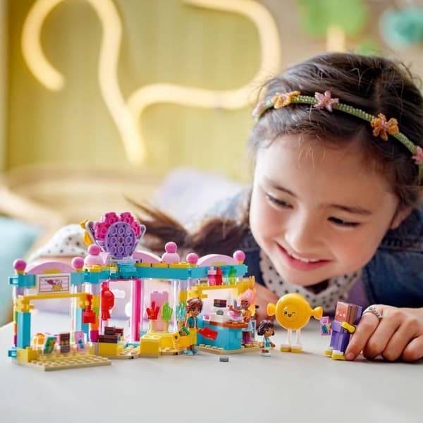LEGO Friends 42649 Heartlake City Candy Shop - Godisbutik för flickor
