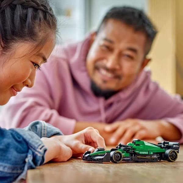 LEGO Speed Champions 77245 F1-bil Aston Martin Aramco AMR24 - Leksak för pojkar 10 år