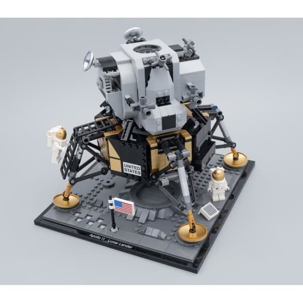 LEGO® CREATOR 10266 NASA Apollo 11 Lunar Lander