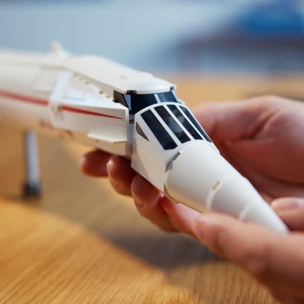 LEGO Icons Le Concorde, Modelleringsflygplan för vuxna, Flygplansset med autentiska detaljer och 3 lägen