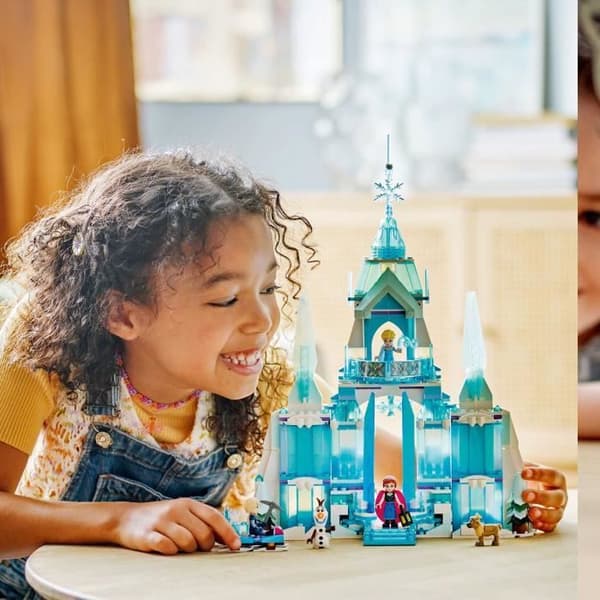 LEGO® Disney 43244 Elsas ispalats, byggleksak för barn och fans
