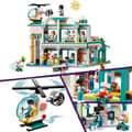 Miniatyrbild 3 av 6: LEGO® 42621 Friends Heartlake City Hospital, leksak med helikopter och minifigurer inklusive hösten och en hund
