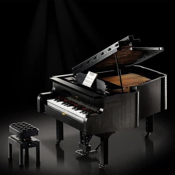 Leksak - LEGO - Flygande Piano - Svart - 3662 delar - Motoriska och elektriska funktioner