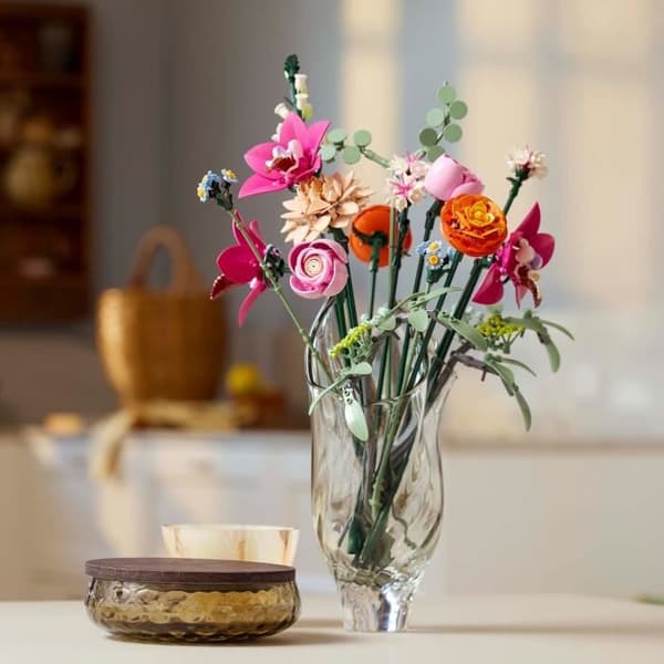 LEGO Botany 10342 Den vackra buketten med rosa blommor - Byggset för vuxna