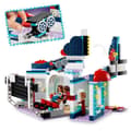 Miniatyrbild 3 av 4: LEGO® Friends 41448 Heartlake City Movie Theater med telefonhållare, kreativ lek för flickor och pojkar från 7 år och uppåt